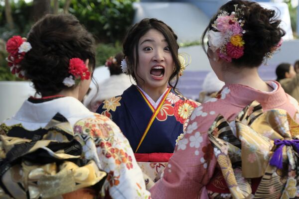 جشن بلوغ در ژاپن با کیمونو و سلفی - اسپوتنیک ایران  