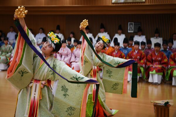 جشن بلوغ در ژاپن با کیمونو و سلفی - اسپوتنیک ایران  