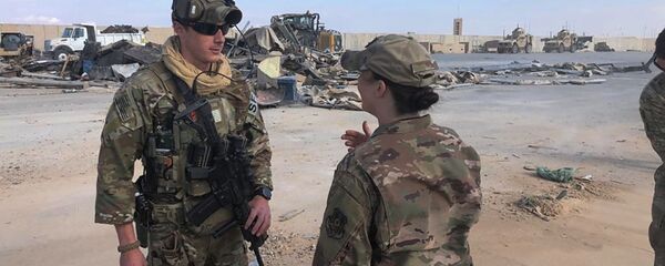 سه کشته و 12 زخمی در حمله موشكى به پایگاه نظامی آمریکا در عراق سه کشته و 12 زخمی در حمله موشكى به پایگاه نظامی آمریکا در عراق - اسپوتنیک ایران