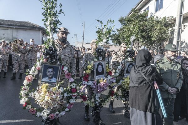 مراسم خاکسپاری قربانیان سقوط هواپیمای مسافربری اوکراینی در شهر گرگان ایران  - اسپوتنیک ایران  