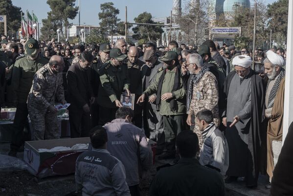 مراسم خاکسپاری قربانیان سقوط هواپیمای مسافربری اوکراینی در شهر گرگان ایران  - اسپوتنیک ایران  