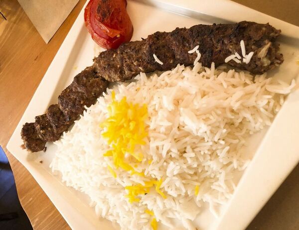 کباب کوبیده در رستوران «رومینو» کباب کوبیده در رستوران «رومینو» - اسپوتنیک ایران