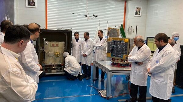 وزارت دفاع ایران: ماهواره‌ برهای ایرانی سوخت جامد می‌ شوند - اسپوتنیک ایران  