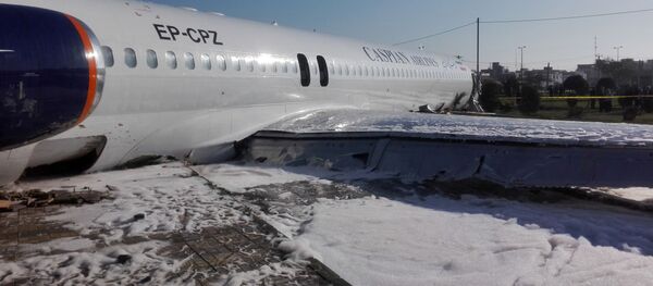 هواپیمای شرکت هواپیمایی کاسپین با ۱۳۶ مسافر در هنگام فرود در فرودگاه ماهشهر از باند فرودگاه خارج شد هواپیمای شرکت هواپیمایی کاسپین با ۱۳۶ مسافر در هنگام فرود در فرودگاه ماهشهر از باند فرودگاه خارج شد - اسپوتنیک ایران