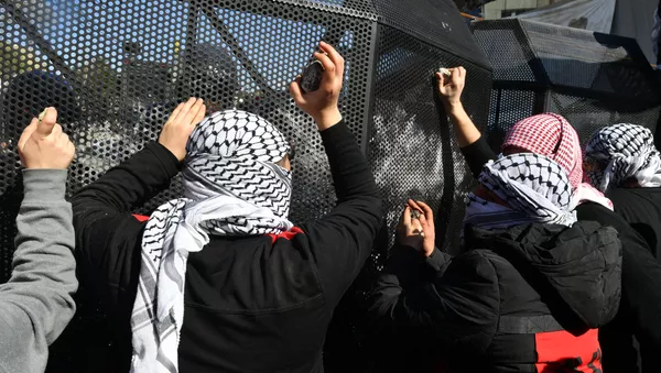 الحاق کرانه باختری به انتفاضه سوم فلسطینیان منجر می شود - اسپوتنیک ایران  
