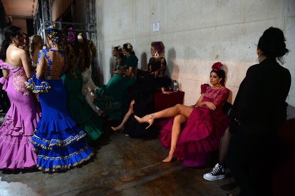 مدل ها در نمایش International Flamenco Fashion Show (SIMOF) در سویل اسپانیا - اسپوتنیک ایران  