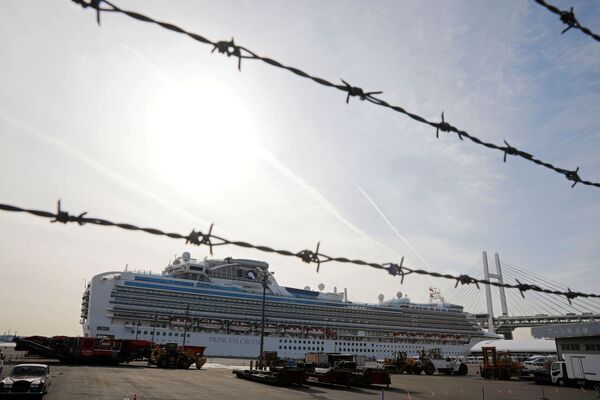 کشتی کروز با مسافران آلوده به ویروس کرونا در ژاپن - اسپوتنیک ایران  