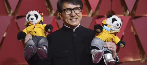 جایزه ۱۳۰ هزار یورویی هنرپیشه مشهور برای سازنده داروی کرونا - اسپوتنیک ایران  