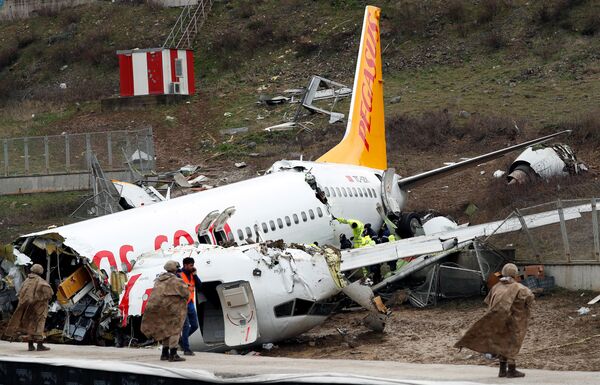 فرود اضطراری هواپیما در استانبول
 - اسپوتنیک ایران  