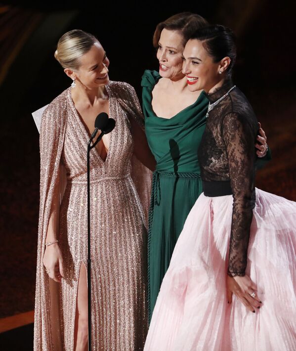مراسم اعطای جوایز اسکار 2020 در لس‌آنجلس
Brie Larson, Sigourney Weaver و Gal Gadot - اسپوتنیک ایران  