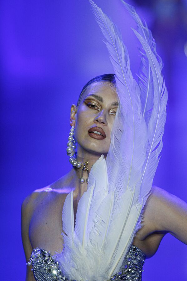 مدلی در نمایش کلکسیون The Blondsدر هفته مد نیویورک - اسپوتنیک ایران  