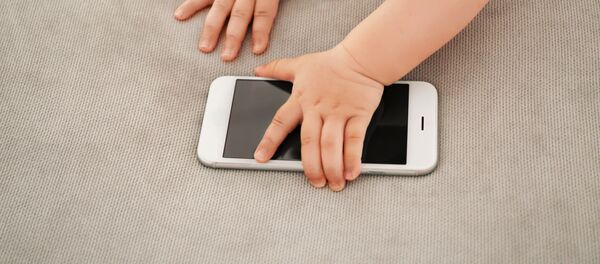 راه حل هایی برای کمتر نشستن کودکان پای مانیتور ها  - اسپوتنیک ایران  