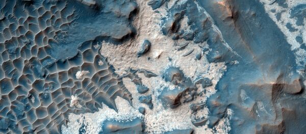 عکس کف یکی از دره وارهای لابیرنت شب در مریخ - اسپوتنیک ایران  