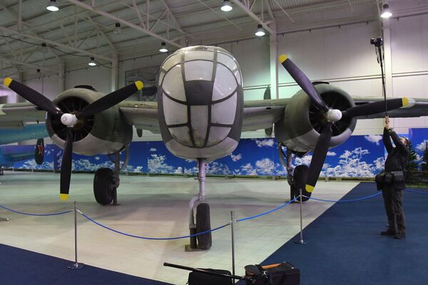نمایشگاه هواپیماهای جنگ کبیر میهنی در دوران شوروی در موزه مرکزی هوافضا در مونینو
بمب‌افکن آمریکایی ب-35 - اسپوتنیک ایران  