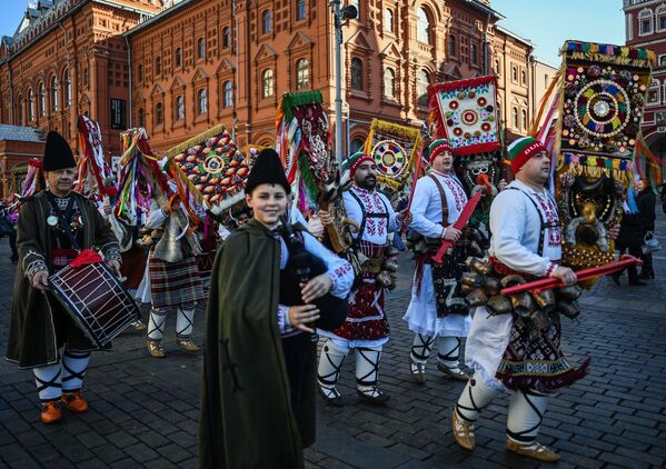 فستیوال وداع با زمستان «ماسلنیتسا» در مسکو - اسپوتنیک ایران  