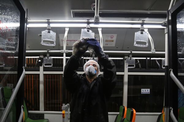ضدعفونی کردن مترو تهران - اسپوتنیک ایران  