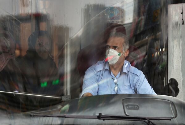 راننده اتوبوس شهری با ماسک  - اسپوتنیک ایران  