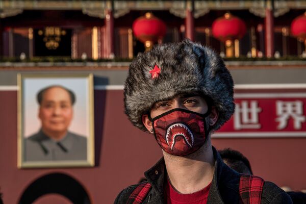 توریست با ماسک در پکن - اسپوتنیک ایران  