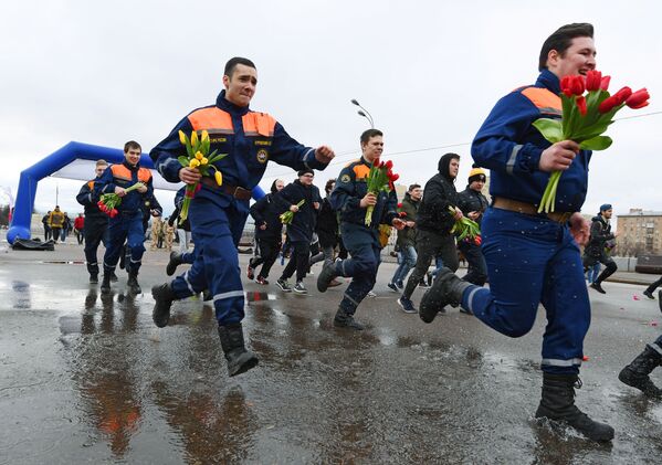 صحنه‌های شاد 8 مارسی در روسیه - اسپوتنیک ایران  