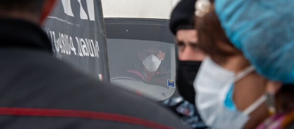 زدن ماسک خطری برای گسترش کرونا ویروس زدن ماسک خطری برای گسترش کرونا ویروس - اسپوتنیک ایران