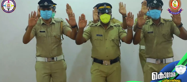 پلیس هند فیلمی درباره نحوه شستن دست ها ضبط کرد - اسپوتنیک ایران  