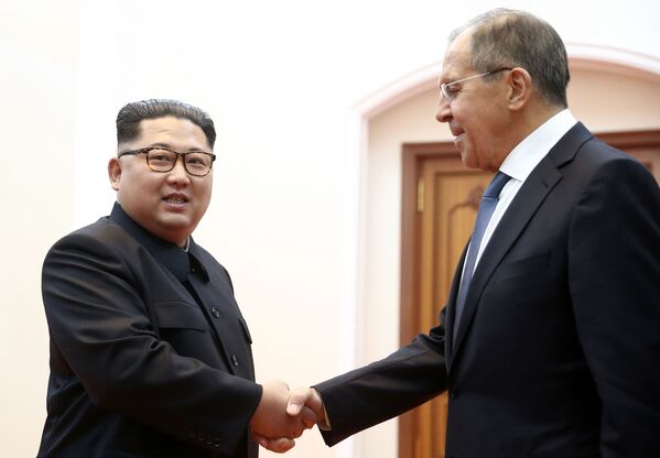 سرگی لاوروف وزیر امورخارجه  روسیه در دیدار با رهبر کره شمالی در پیونگ یانگ  - اسپوتنیک ایران  
