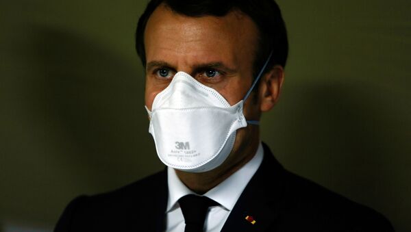 امانوئل مکرون رئیس جمهور فرانسه با ماسک - اسپوتنیک ایران  