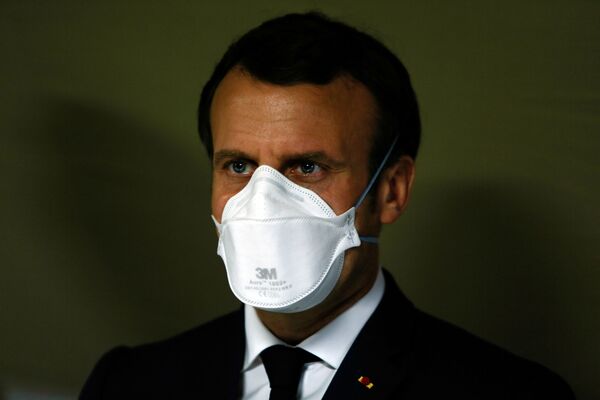امانوئل مکرون رئیس جمهور فرانسه با ماسک - اسپوتنیک ایران  