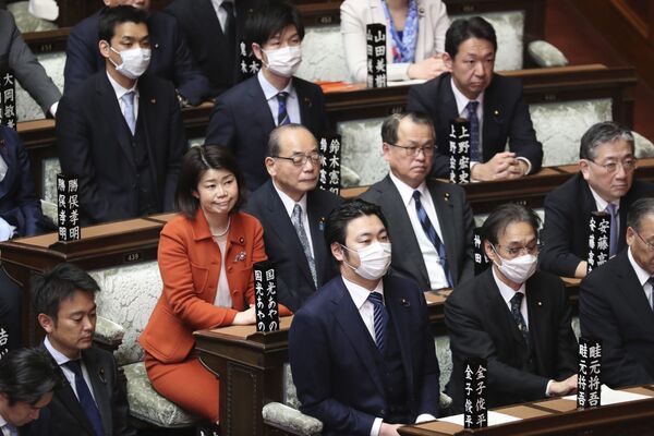 نمایندگان پارلمان ژاپن با ماسک - اسپوتنیک ایران  