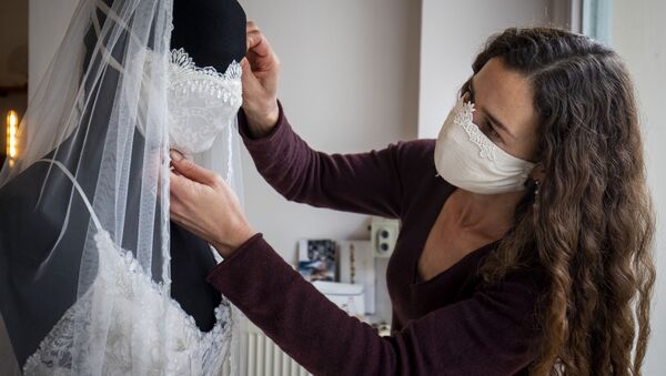 لباس عروس با ماسک در برلین - اسپوتنیک ایران  