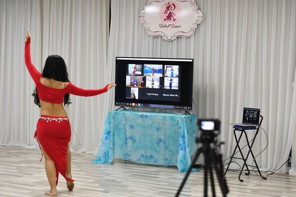 معلم رقص در ویتنام  - اسپوتنیک ایران  