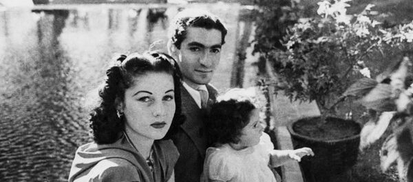 ویترین کاخ سبز شاه در تهران - اسپوتنیک ایران  