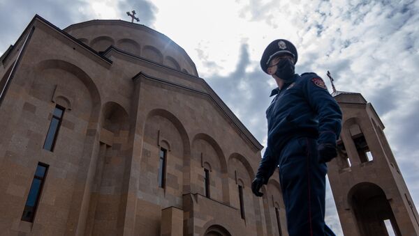 کلیسای ایروان در زمان عید پاک بسیار خلوت بود - اسپوتنیک ایران  