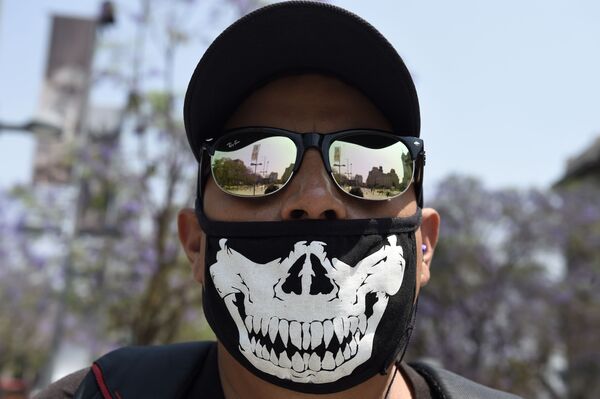 مردی با ماسک در مکزیک - اسپوتنیک ایران  
