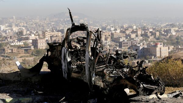 حمله هوایی ائتلاف عربی به پایتخت یمن  - اسپوتنیک ایران  
