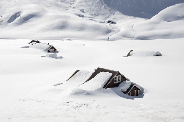خانه دفن شده زیر برف در شرق نروژ - اسپوتنیک ایران  