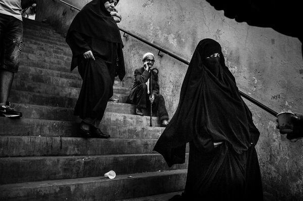 یکی از عکس های Kho, the Genesis of a Revolt عکاسRomain Laurendeau در بخشStory of the Year مسابقه  World Press Photo 2020برنده شد. - اسپوتنیک ایران  