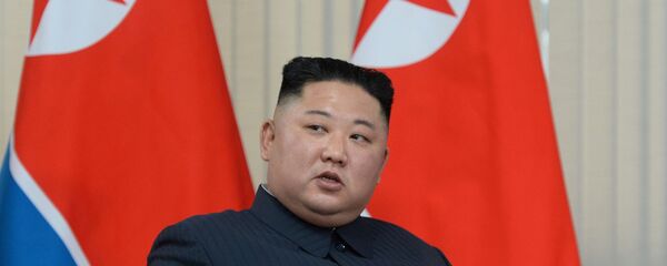 علامتی عجیب روی دستان رهبر کره شمالی +عکس
علامتی عجیب روی دستان رهبر کره شمالی +عکس
- اسپوتنیک ایران