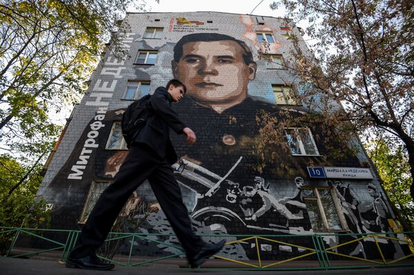 گرافیتی‌ها به مناسبت پیروزی در جنگ جهانی دوم
 - اسپوتنیک ایران  