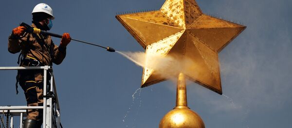 مرمت ستون هرمی شکل « شهر قهرمان لنینگراد» در سنت پترزبورگ - اسپوتنیک ایران  