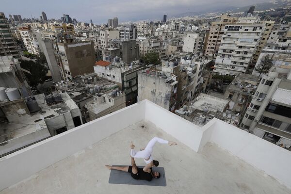 مربی یوگا در بیروت - اسپوتنیک ایران  