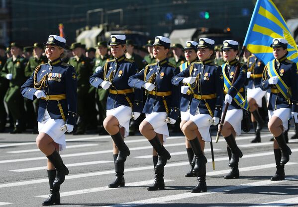 رژه نظامی در سن پترزبورگ به مناسبت 73 مین سالگرد پیروزی در جنگ جهانی دوم - اسپوتنیک ایران  