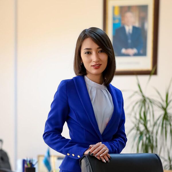 زیبارویان در بین سخنگویان رسمی و رسانه‌ای
زرینه نورلانووا رئیس سابق دفتر مطبوعاتی نخست وزیر قزاقستان - اسپوتنیک ایران  