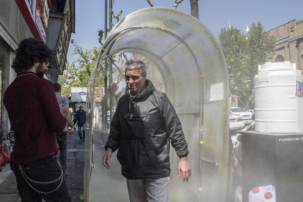 مردم در خیابانی در تهران  - اسپوتنیک ایران  