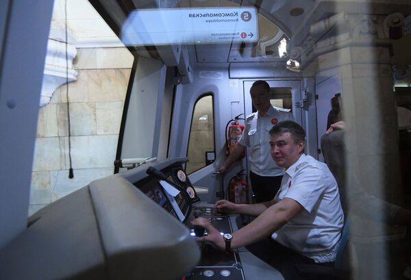 راننده مترو مسکو - اسپوتنیک ایران  