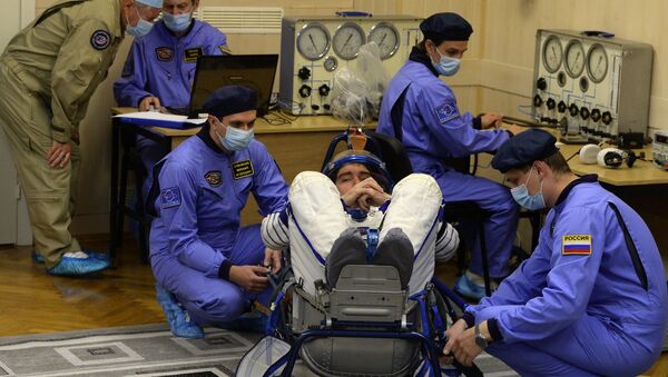 فضانوردان روسیه قبل از پرواز به ایستگاه بین المللی طعم غذای فضایی خود را آزمایش کردند - اسپوتنیک ایران  