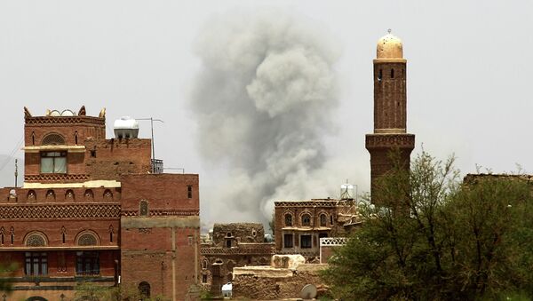 دو انفجار در یک مسجد پایتخت یمن 32 کشته را به جای گذاشت - اسپوتنیک ایران  