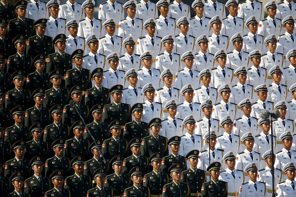 گروه کر نظامی چینی در رژه نظامی به مناسبت 70 سالی پیروزی در جنگ جهانی دوم در پکن - اسپوتنیک ایران  