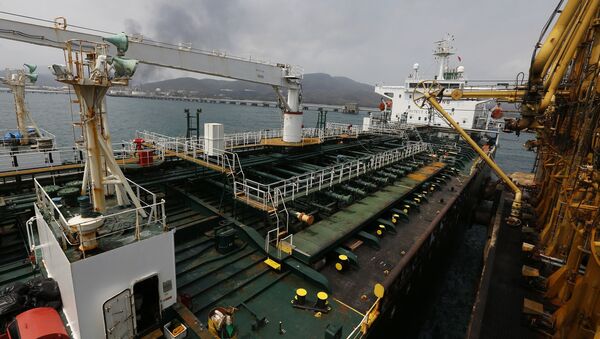 چین روزانه ۱۲۰ هزار بشکه نفت ایران را در ماه ژوئیه خریداری کرد - اسپوتنیک ایران  