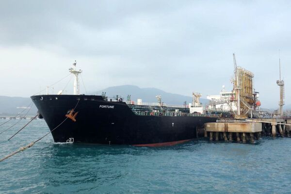 نفتکش ایرانی فورچون حامل سوخت برای ونزوئلا
 - اسپوتنیک ایران  